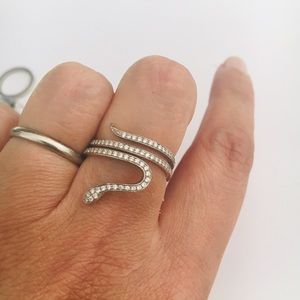 18K white gold Diamond snake ring